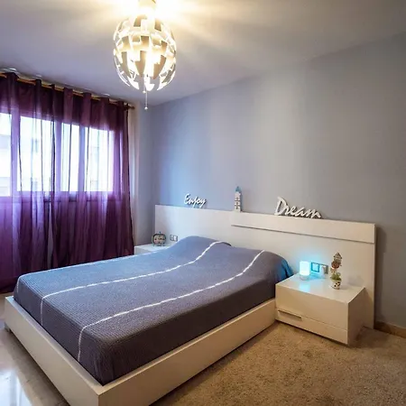 Apartment Two Bedroom Stylish Studio, 5 Minutes Walk From The