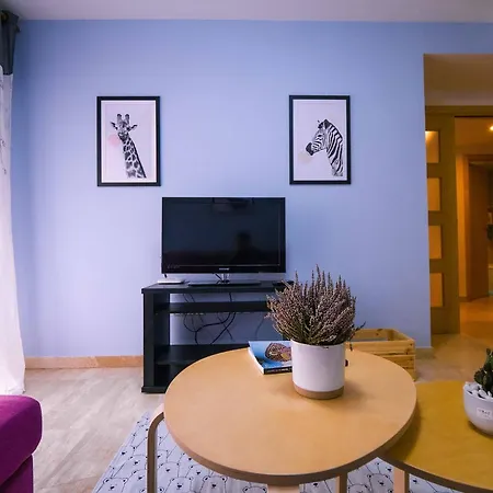 Apartment Two Bedroom Stylish Studio, 5 Minutes Walk From The