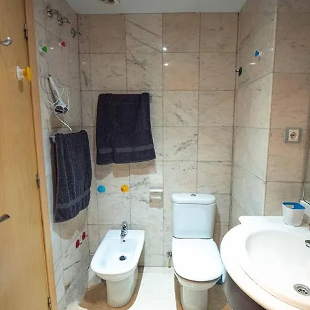 Two Bedroom Stylish Studio, 5 Minutes Walk From The Appartement Lloret de Mar