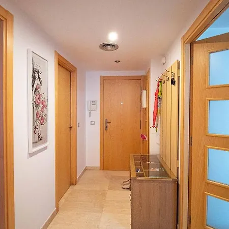 Two Bedroom Stylish Studio, 5 Minutes Walk From The Appartement *